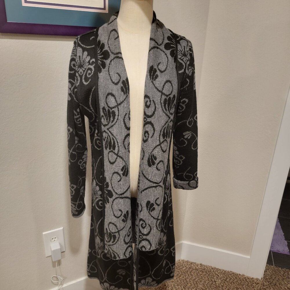 Int'l Gift - 100% Alpaca 38" length Sweater Blk/Gray Reversible. Beautiful/Warm!